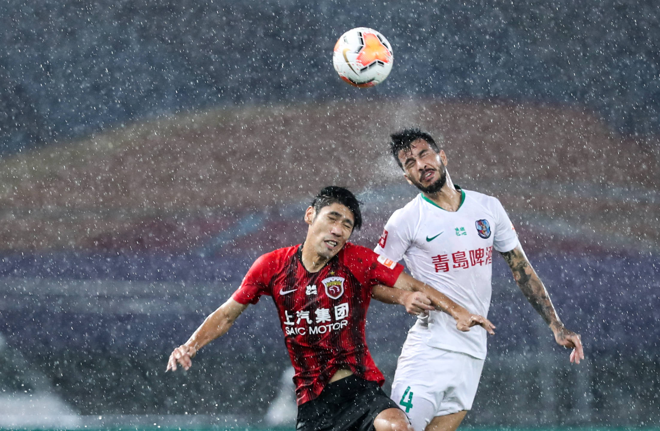 中超焦点对决：青岛黄海对阵天津天海